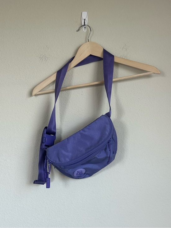 Baboon To The Moon Handbags - Baboon To The Moon 3L Fanny Pack Everywhere Bag Purple Crossbody Zip Pockets